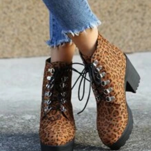 Zigi Soho Leopard Block Heel Booties size 8 - Picture 2 of 8